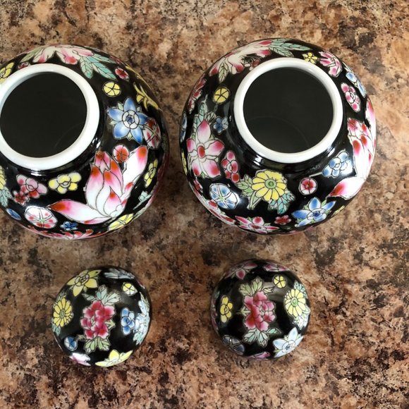 Pair of China Jingdezhen Chinese porcelain lidded jars black floral handpainted - Picture 5 of 6